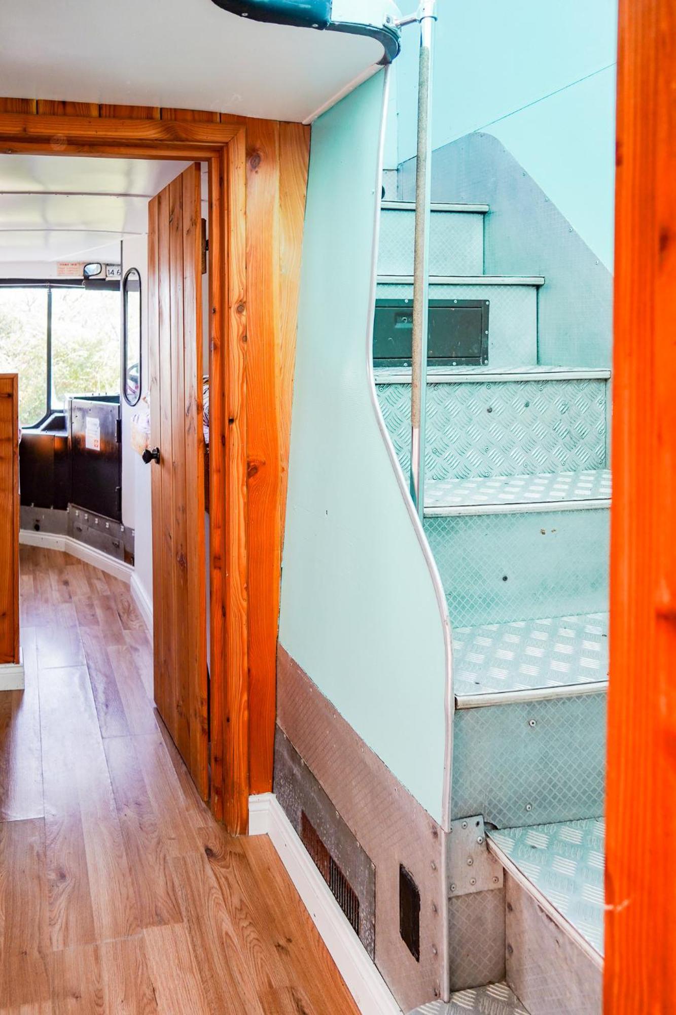 Double Decker Bus At Valentia Island Escape Hotel Chapeltown Екстериор снимка