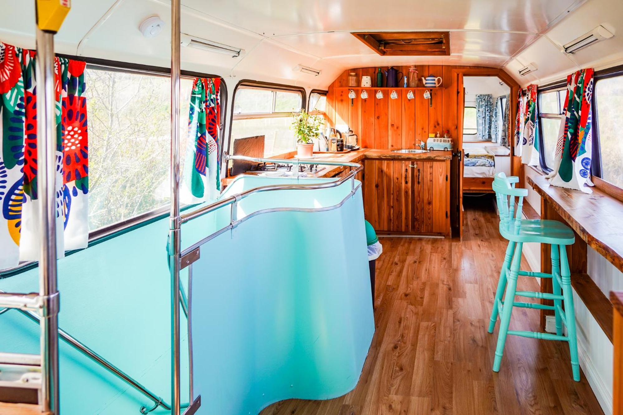 Double Decker Bus At Valentia Island Escape Hotel Chapeltown Екстериор снимка