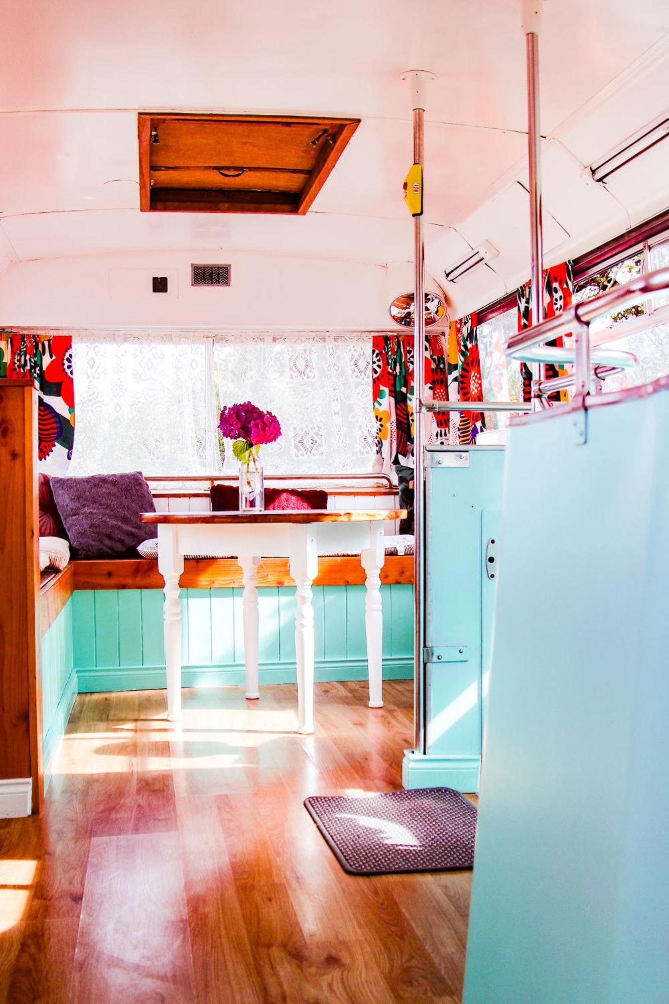 Double Decker Bus At Valentia Island Escape Hotel Chapeltown Екстериор снимка